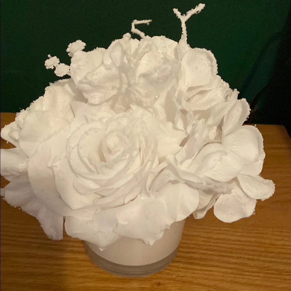Elegant White Floral Arrangements